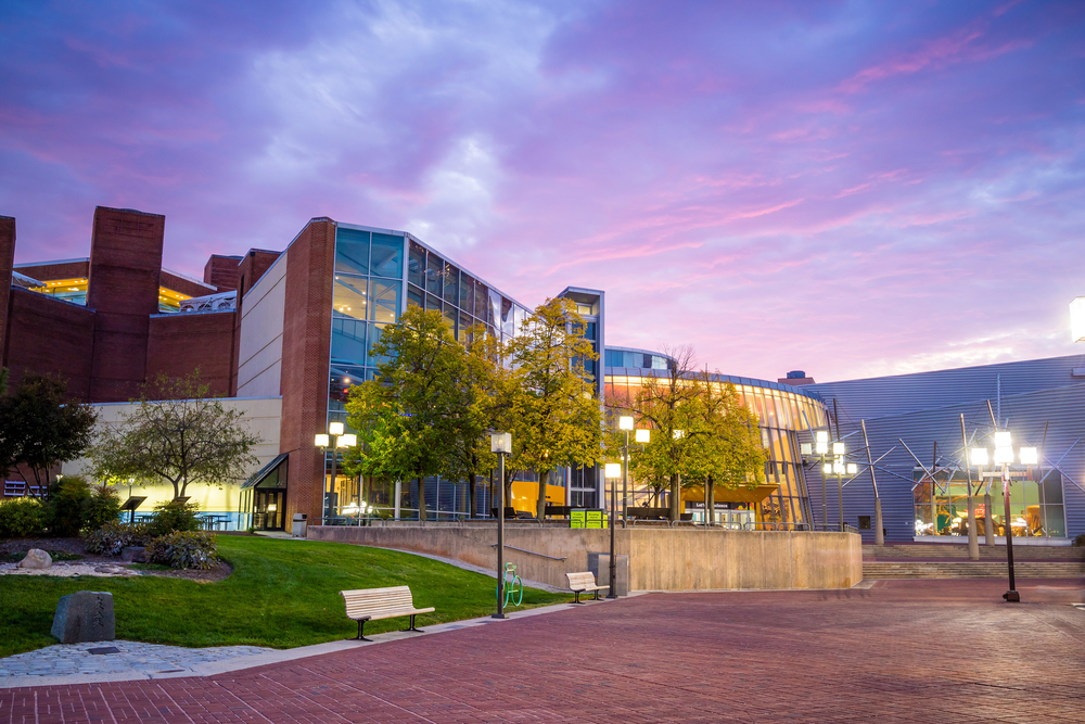 Baltimore,-,Oct,22:,Maryland,Science,Center,At,Night,On